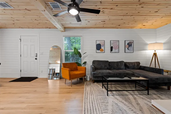 $3,295 | 3002 Brinwood Avenue, Austin, TX 78704