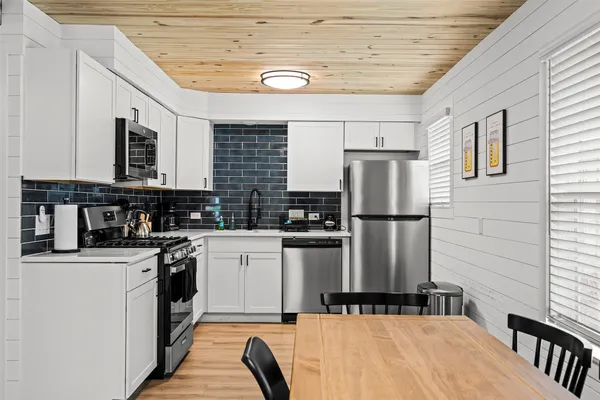 $3,295 | 3002 Brinwood Avenue, Austin, TX 78704