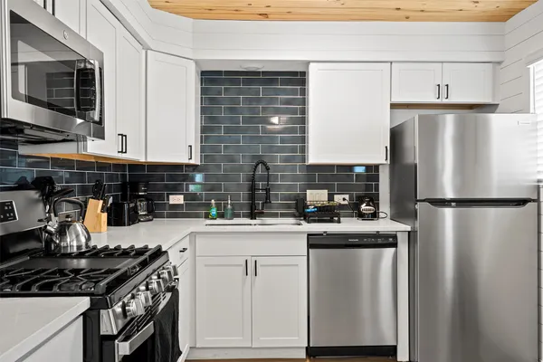 $3,295 | 3002 Brinwood Avenue, Austin, TX 78704