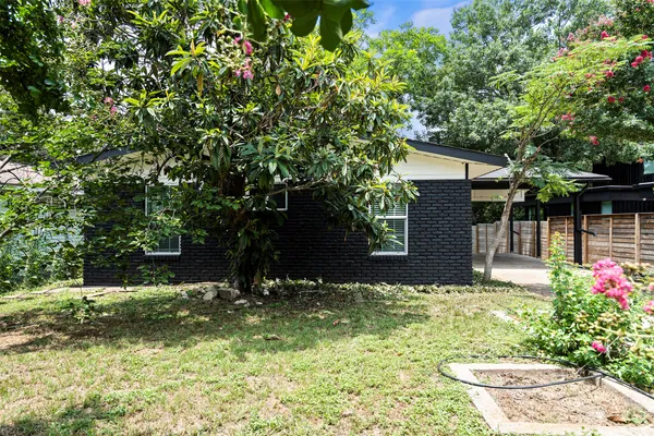 $3,295 | 3002 Brinwood Avenue, Austin, TX 78704