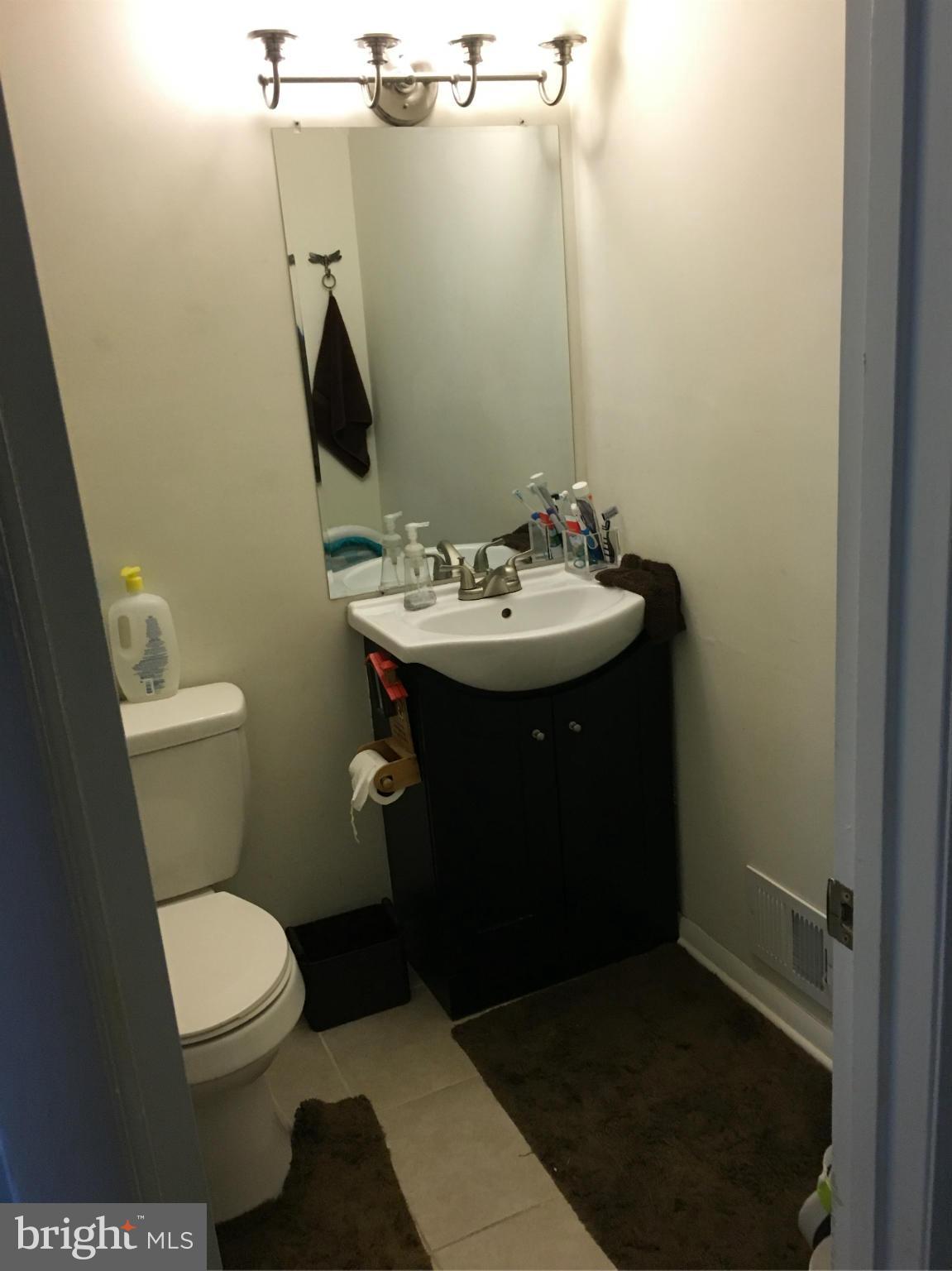 4353 Granby Road Woodbridge, VA 22193 - Photo 5 of 10 Bath