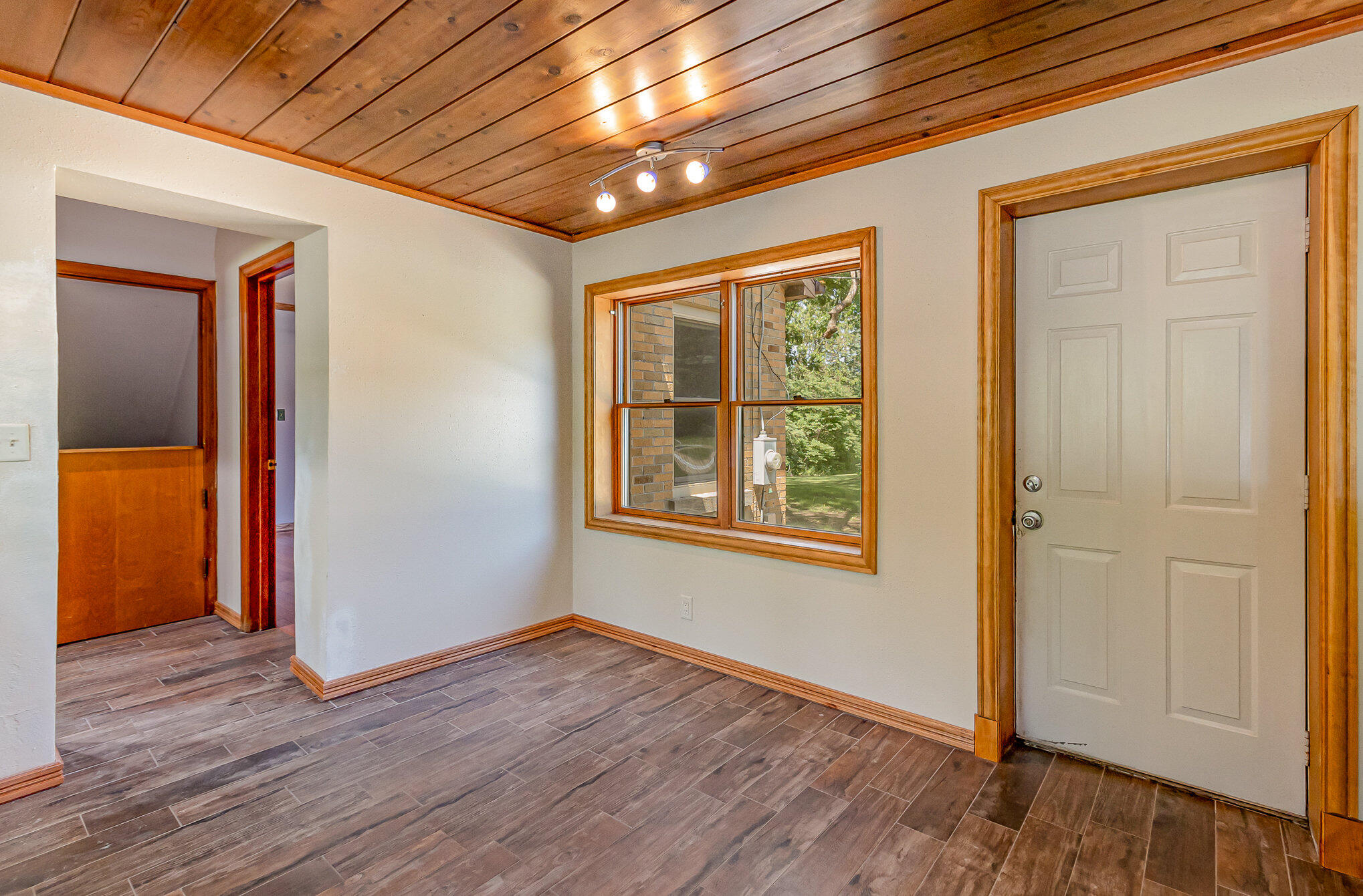5461 West Johnson Road La Porte, IN 46350 - Photo 19 of 22 2038x1341