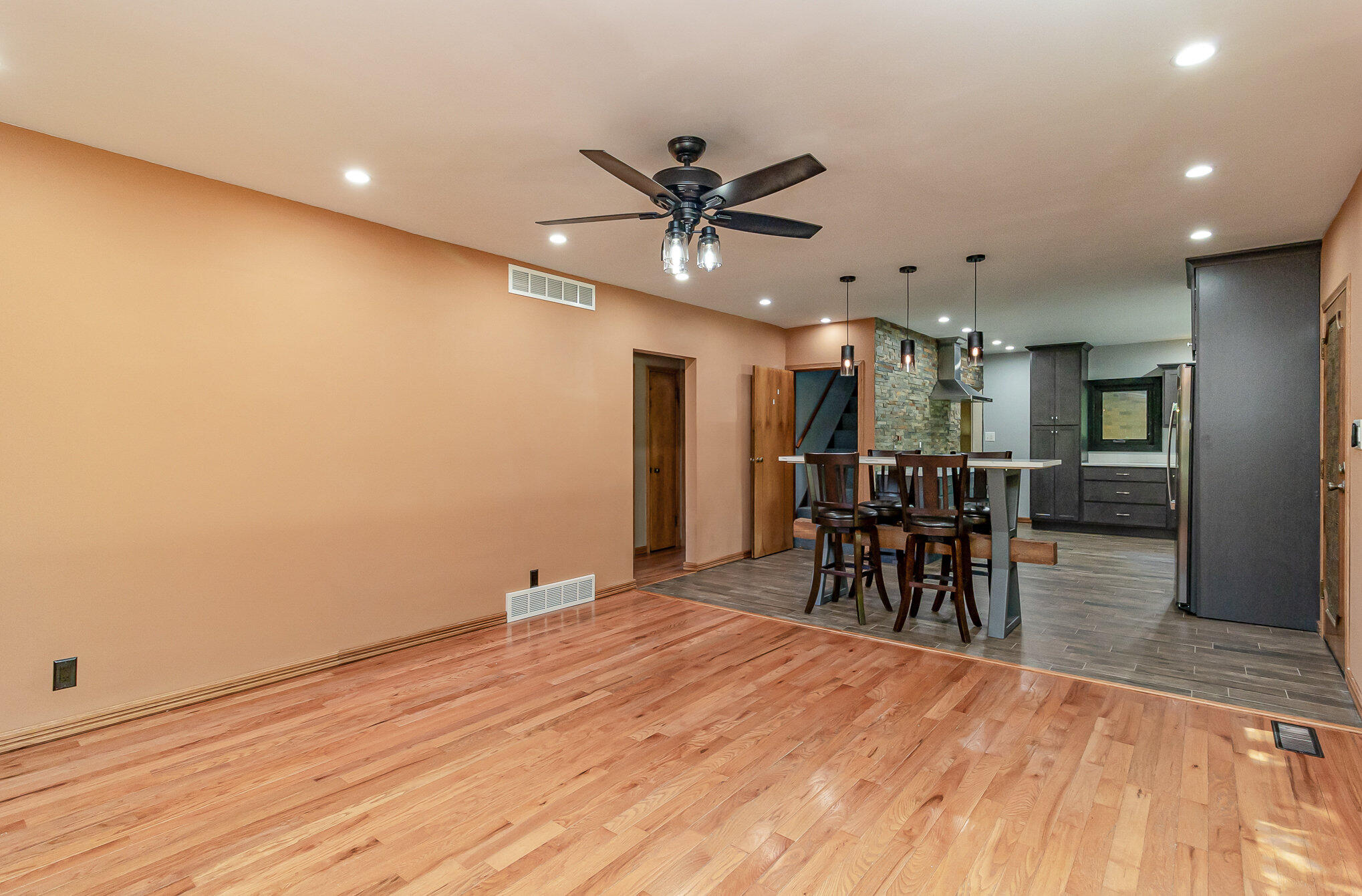 5461 West Johnson Road La Porte, IN 46350 - Photo 10 of 22 2038x1341
