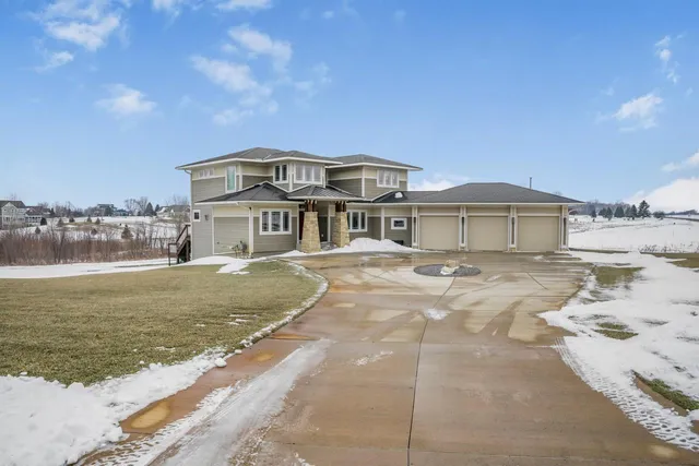 $860,000 | 46422 Cape Horn Road, Cleveland, MN 56017