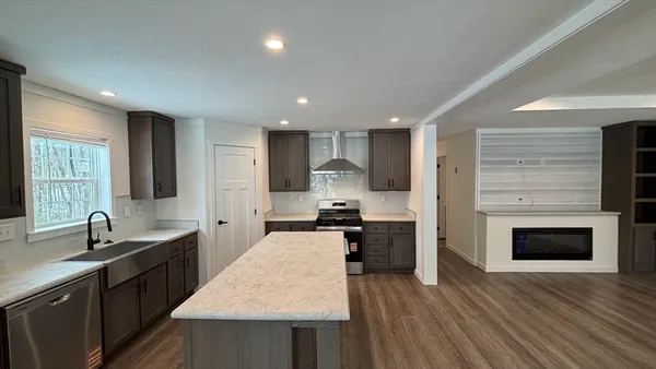 $394,900 | 22 Pinrock Drive, Sturbridge, MA 01566