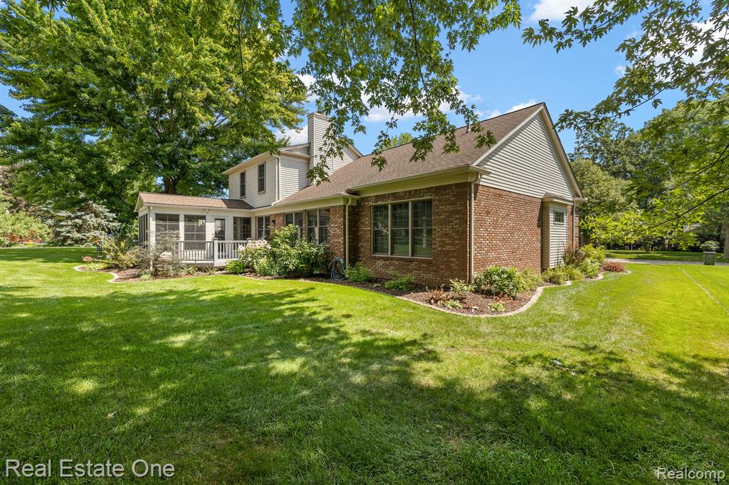 1272 Thames Drive Rochester Hills, MI 48307 - Photo 31 of 37