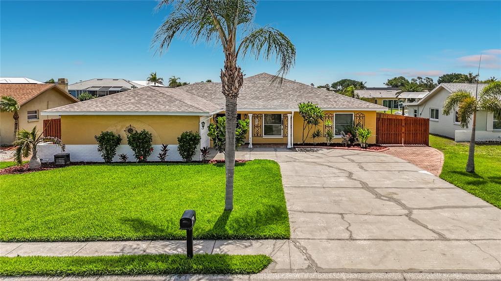 6517 Solitaire Palm Way Apollo Beach, FL 33572 - Photo 4 of 58