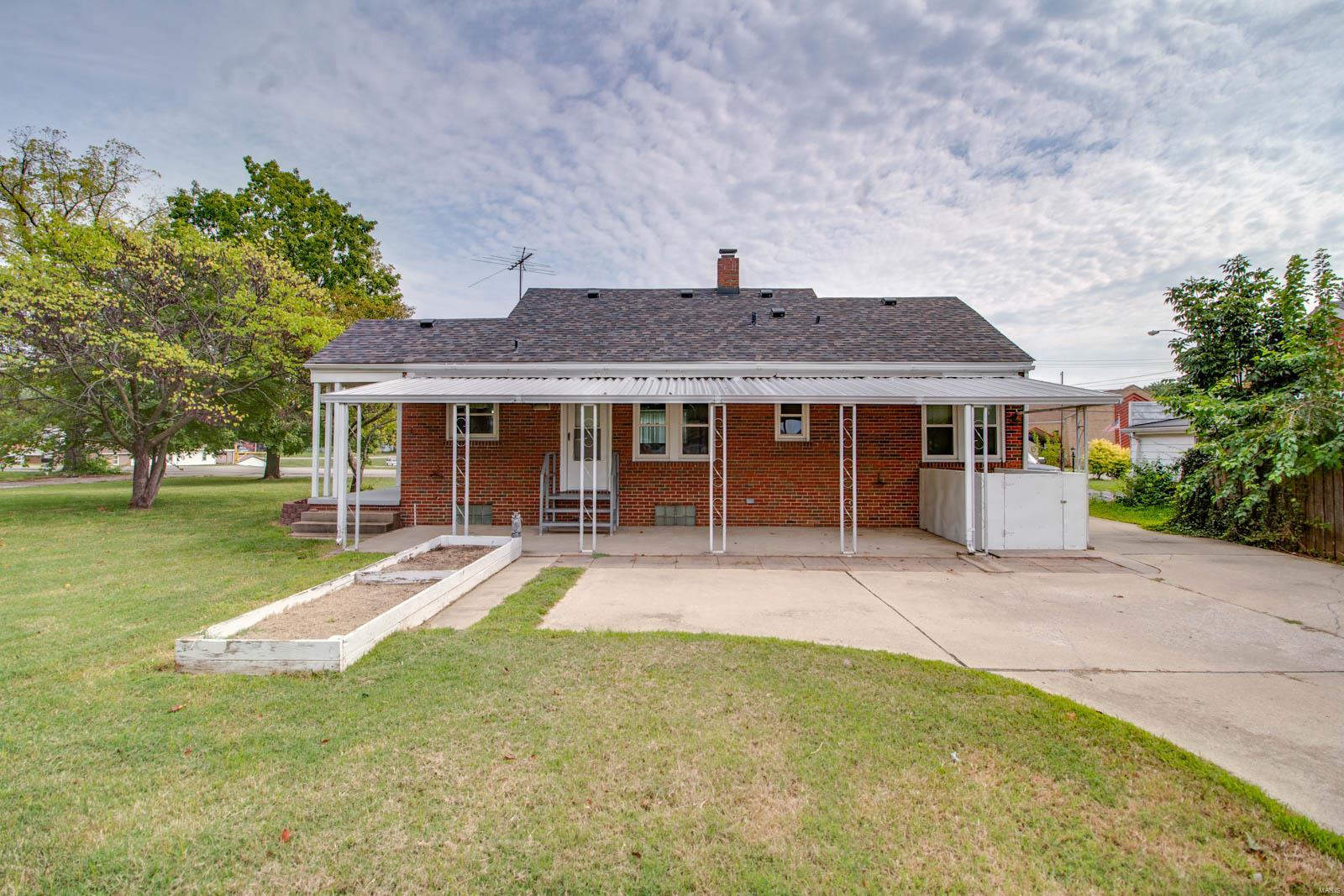 508 Milton Road Alton, IL 62002 - Photo 21 of 29 Gallery Image 21