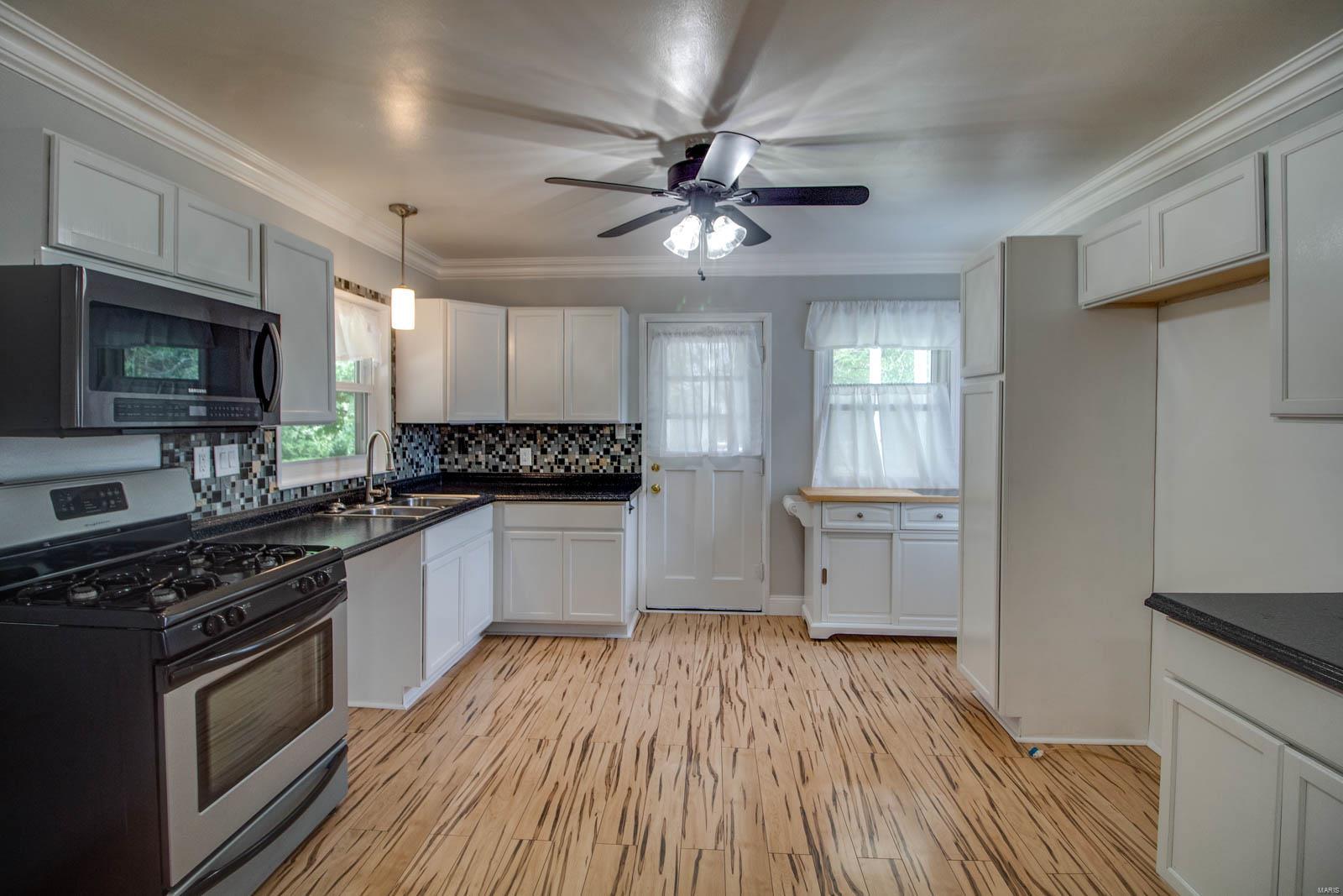 508 Milton Road Alton, IL 62002 - Photo 8 of 29 Gallery Image 8