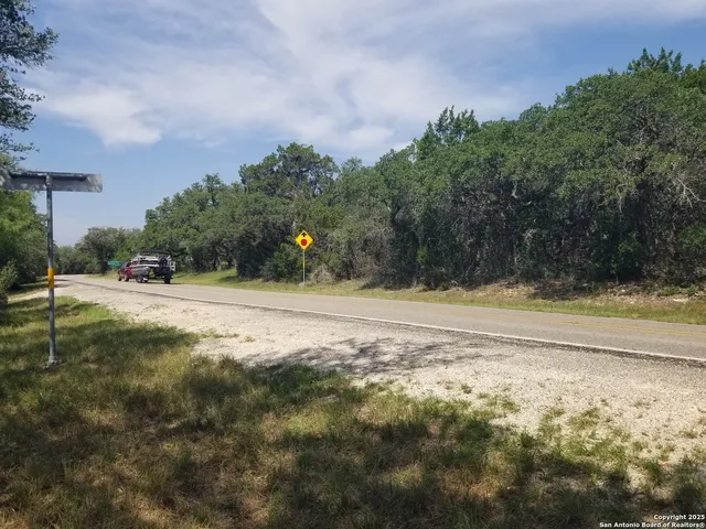 $450,000 | 177 Laurel Ridge Drive, Lakehills, TX 78063