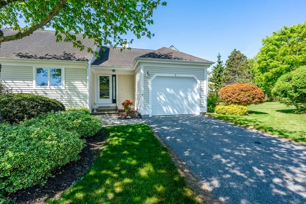 $525,000 | 7 Masters Court, Unit 464, Mashpee, MA 02649