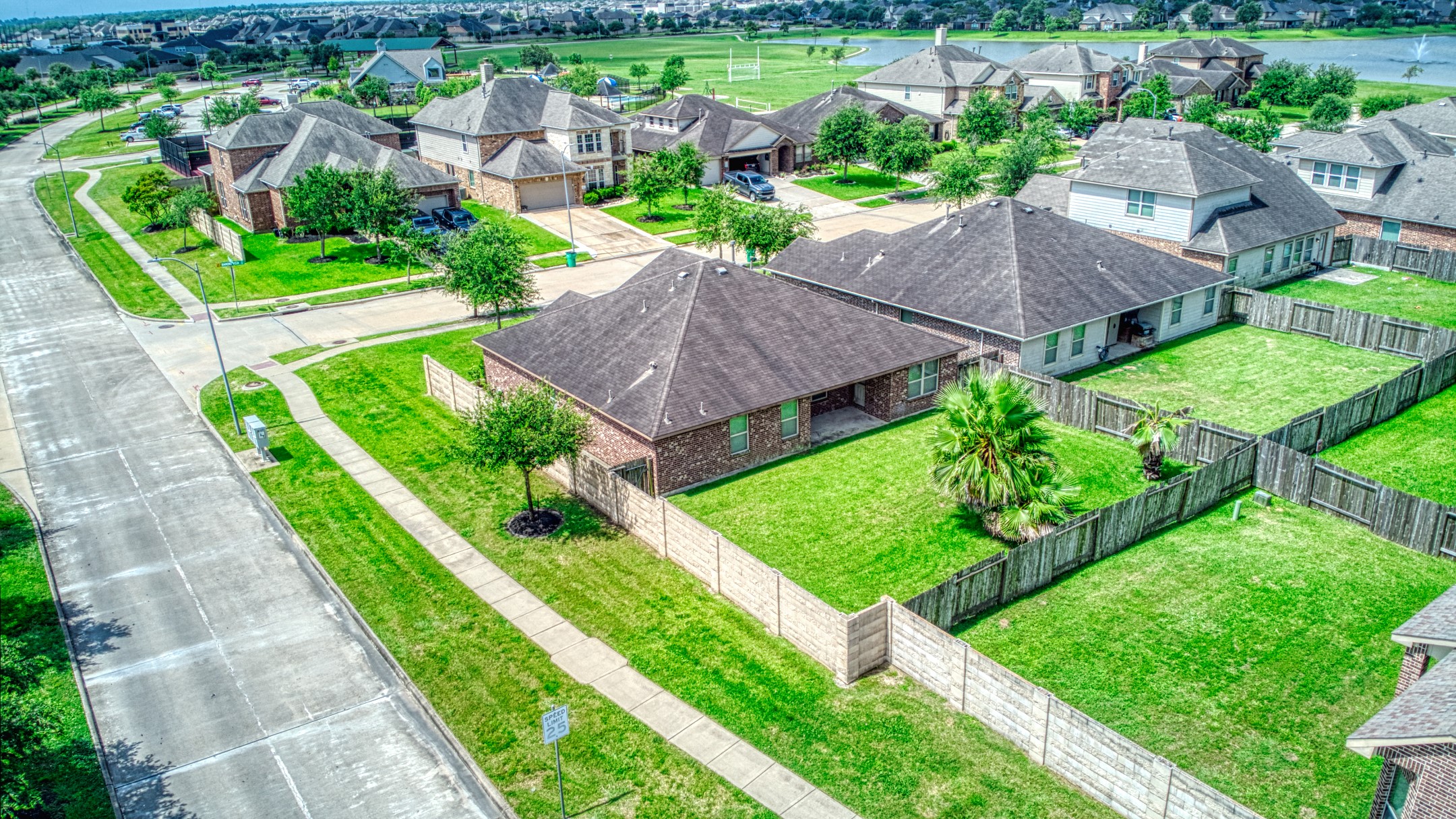 2735 Diamond Vista Lane Rosharon, TX 77583 - Photo 32 of 34