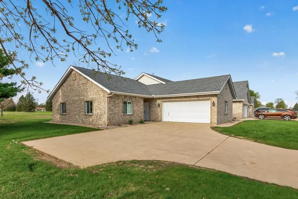 $295,000 | 901 West Main Street, Belle Plaine, MN 56011