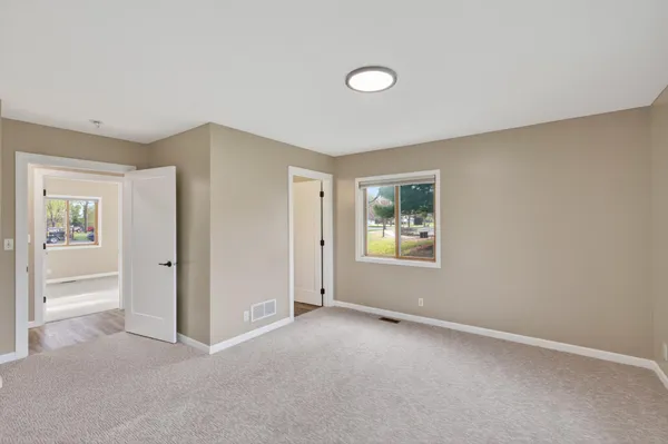 $295,000 | 901 West Main Street, Belle Plaine, MN 56011