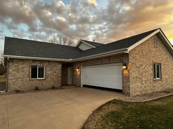 $295,000 | 901 West Main Street, Belle Plaine, MN 56011