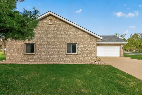 $295,000 | 901 West Main Street, Belle Plaine, MN 56011