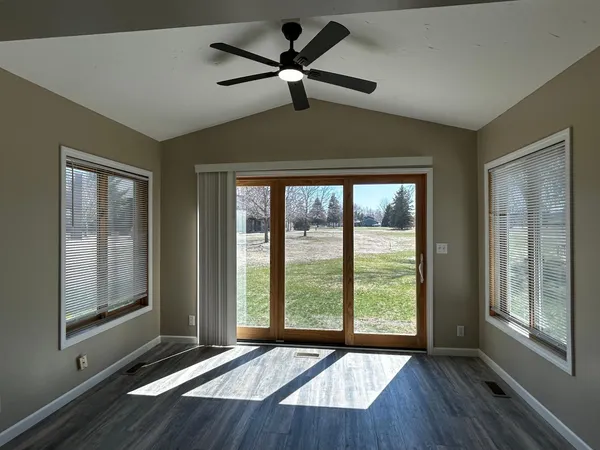 $295,000 | 901 West Main Street, Belle Plaine, MN 56011