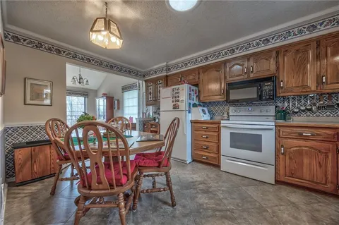 $325,000 | 7236 Mastin Street, Shawnee, KS 66203
