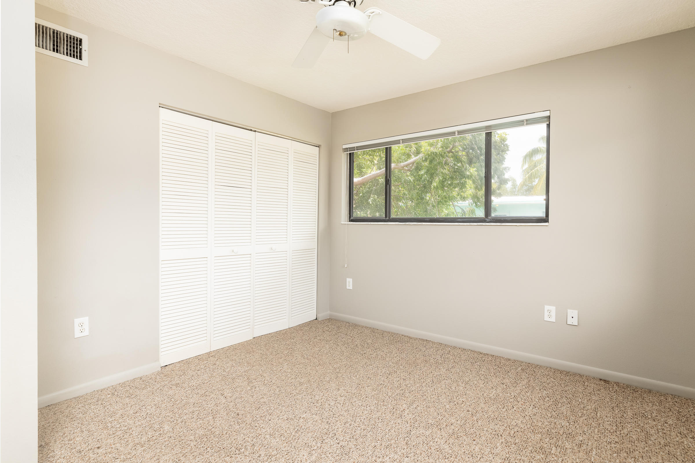65 Snapper Avenue Key Largo, FL 33037 - Photo 24 of 39 West guest bedroom