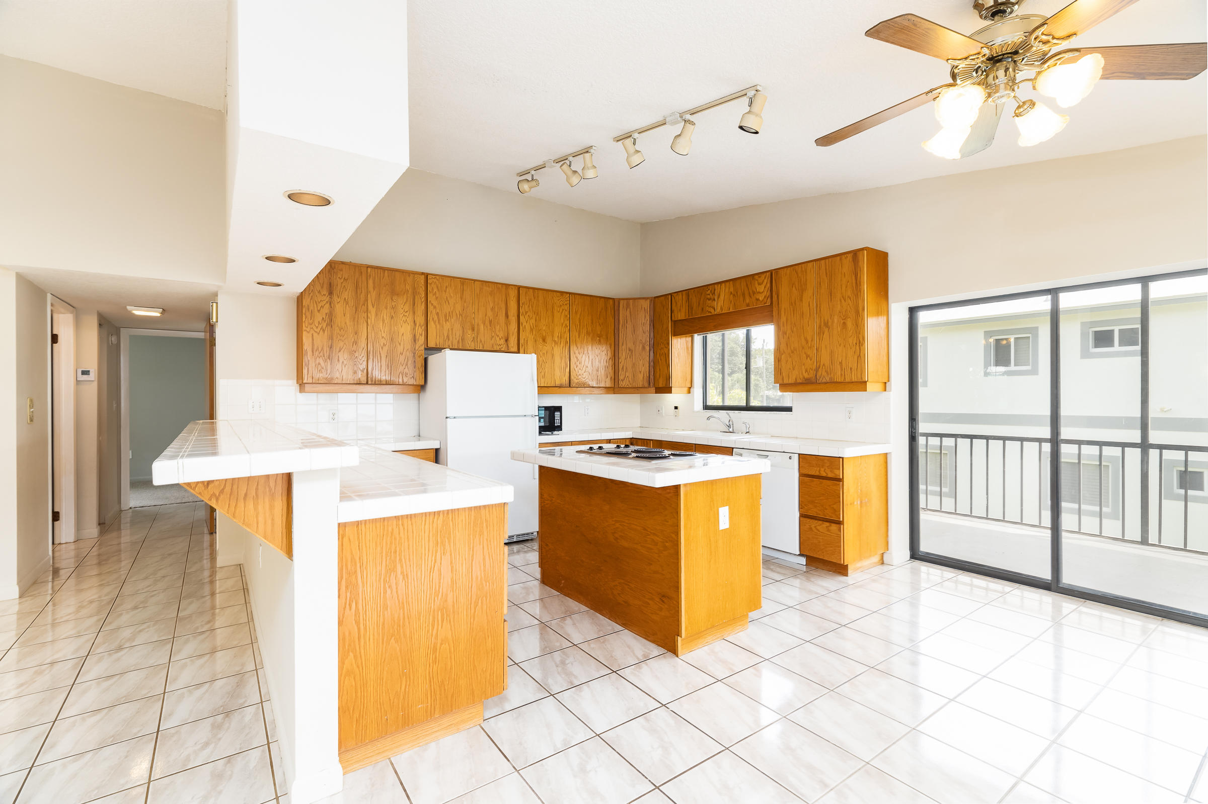65 Snapper Avenue Key Largo, FL 33037 - Photo 4 of 39 Big Kitchen