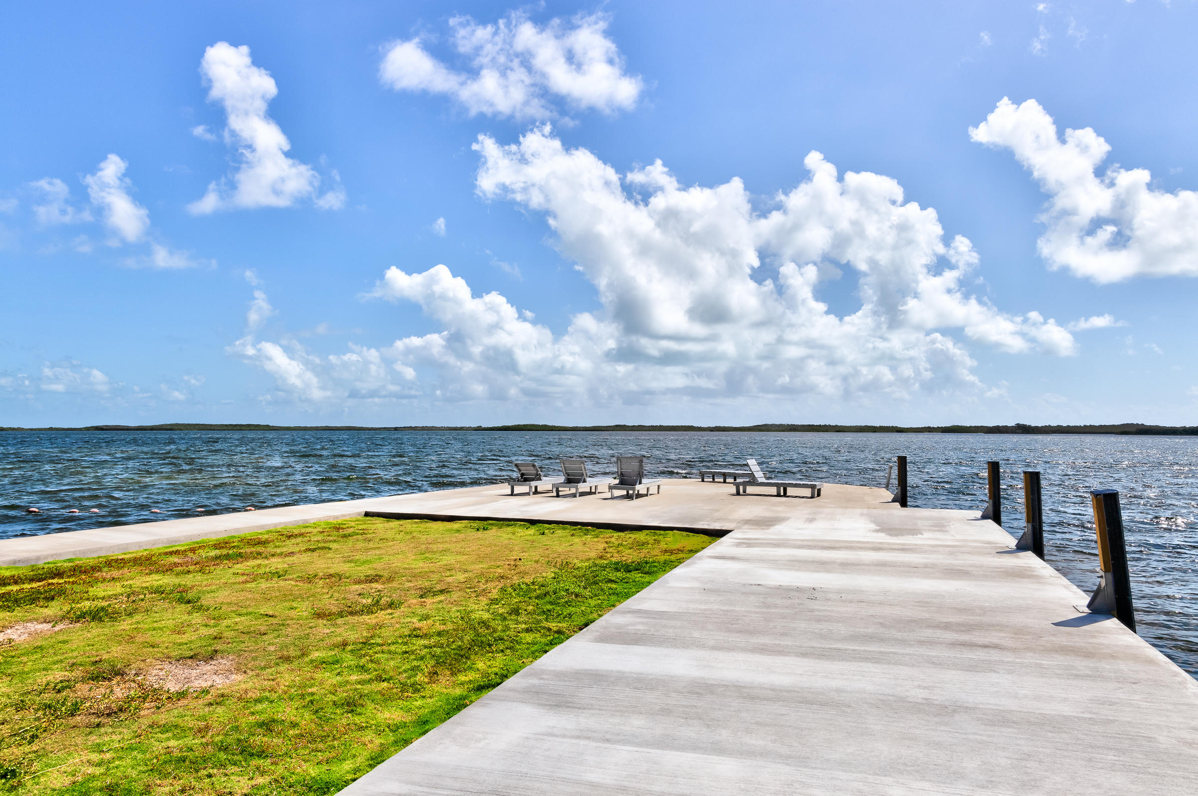 65 Snapper Avenue Key Largo, FL 33037 - Photo 34 of 39 Sun deck