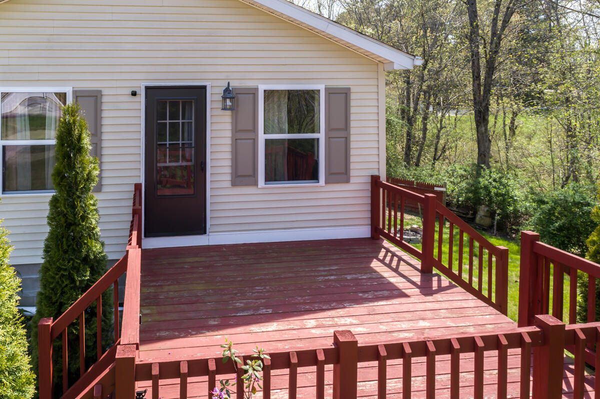 10 Radley Road Freeport, ME 04032 - Photo 16 of 44 18-Kitchen deck (2 of 2)
