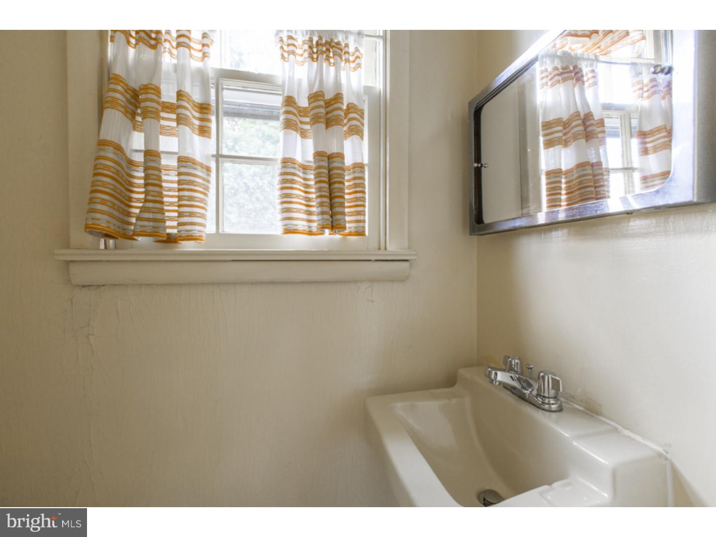 440 Old Farm Road Wyncote, PA 19095 - Photo 11 of 21 Half Bath
