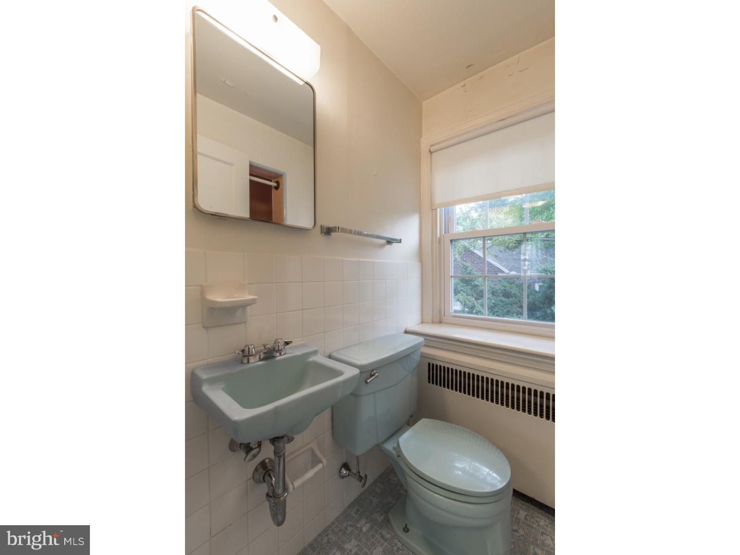 440 Old Farm Road Wyncote, PA 19095 - Photo 16 of 21 Master Bathroom