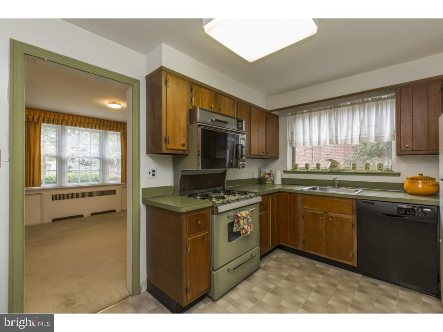 440 Old Farm Road Wyncote, PA 19095 - Photo 10 of 21 Kitchen