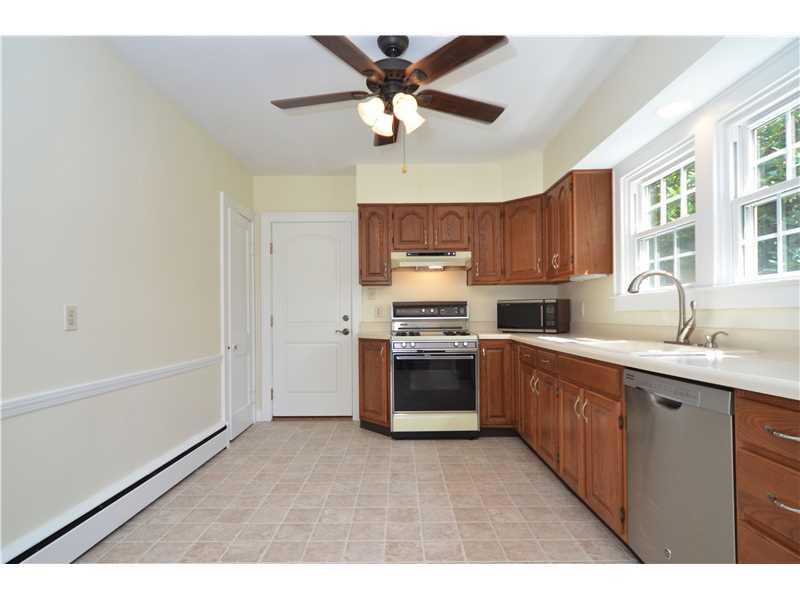 160 Pear Orchard Road Coraopolis, PA 15108 - Photo 4 of 25 Kitchen.