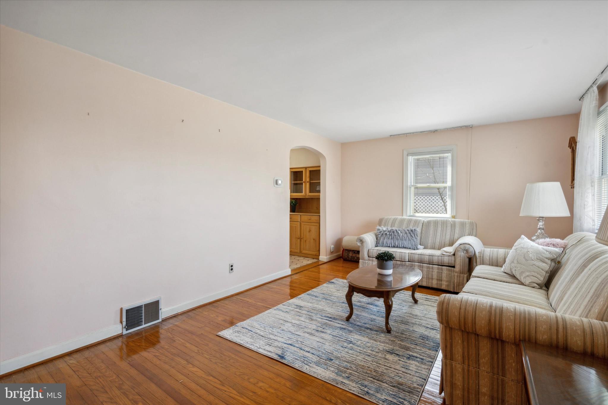 11017 Bustleton Avenue Philadelphia, PA 19116 - Photo 6 of 25 Space for your TV