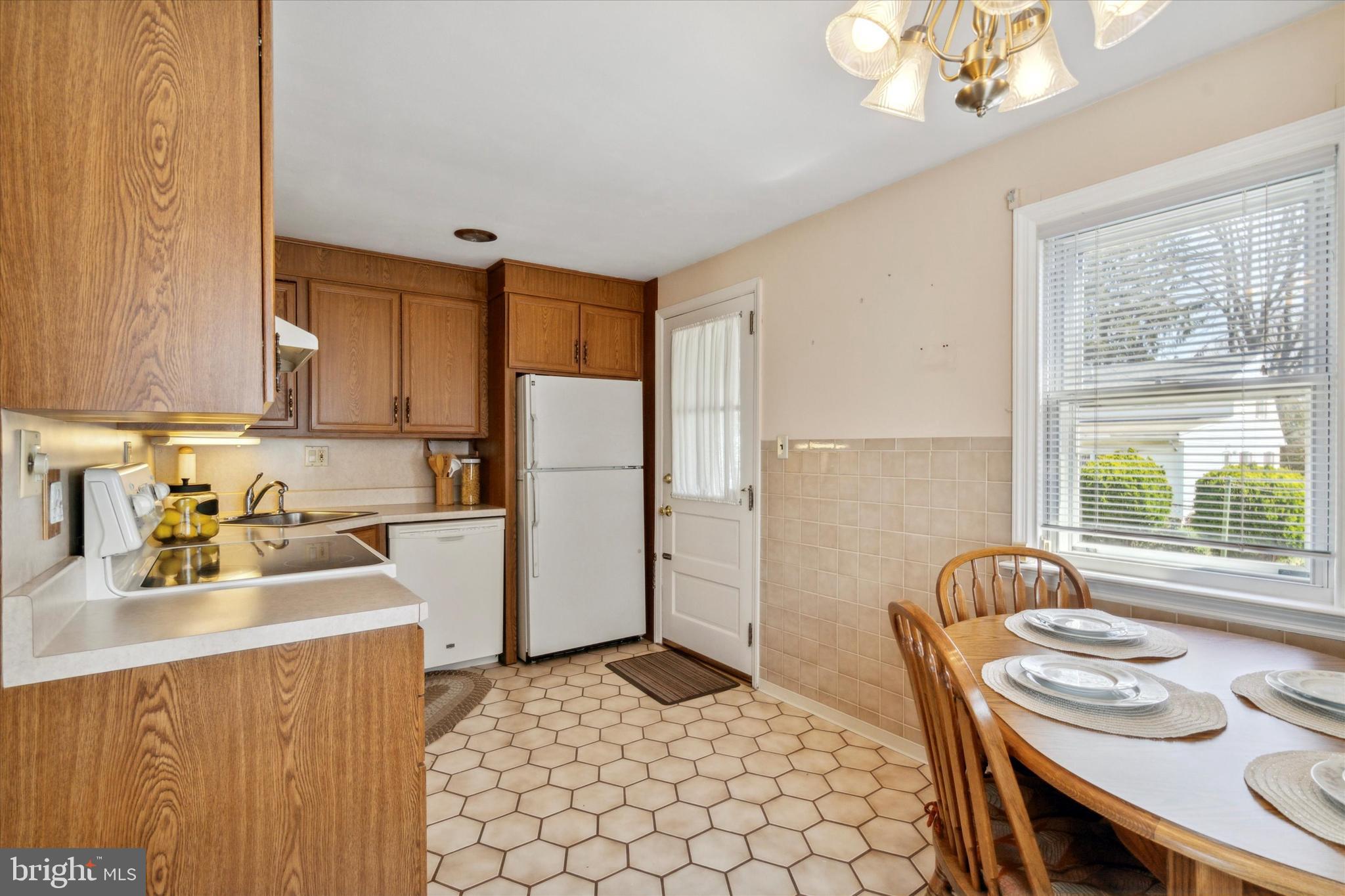 11017 Bustleton Avenue Philadelphia, PA 19116 - Photo 8 of 25 Nice Tile Floor