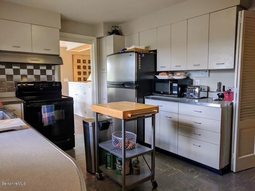 1 Stockbridge Road Lee, MA 01238 - Photo 4 of 17 Kitchen