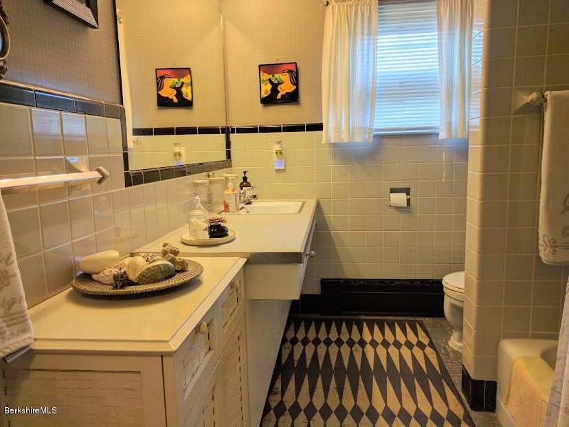 1 Stockbridge Road Lee, MA 01238 - Photo 10 of 17 Full Bath