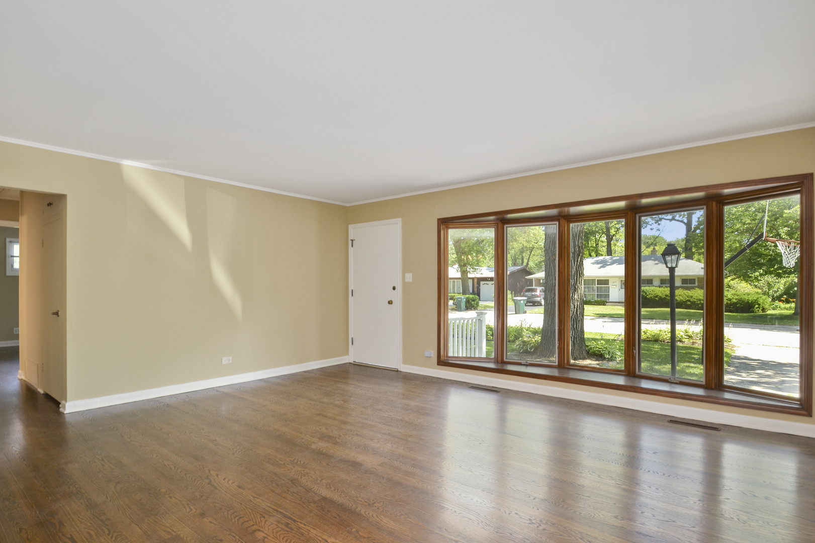 1028 Dell Road Northbrook, IL 60062 - Photo 2 of 19