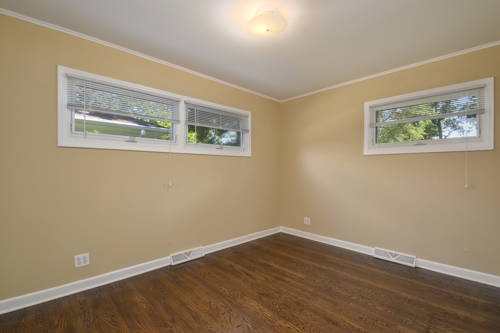 1028 Dell Road Northbrook, IL 60062 - Photo 13 of 19