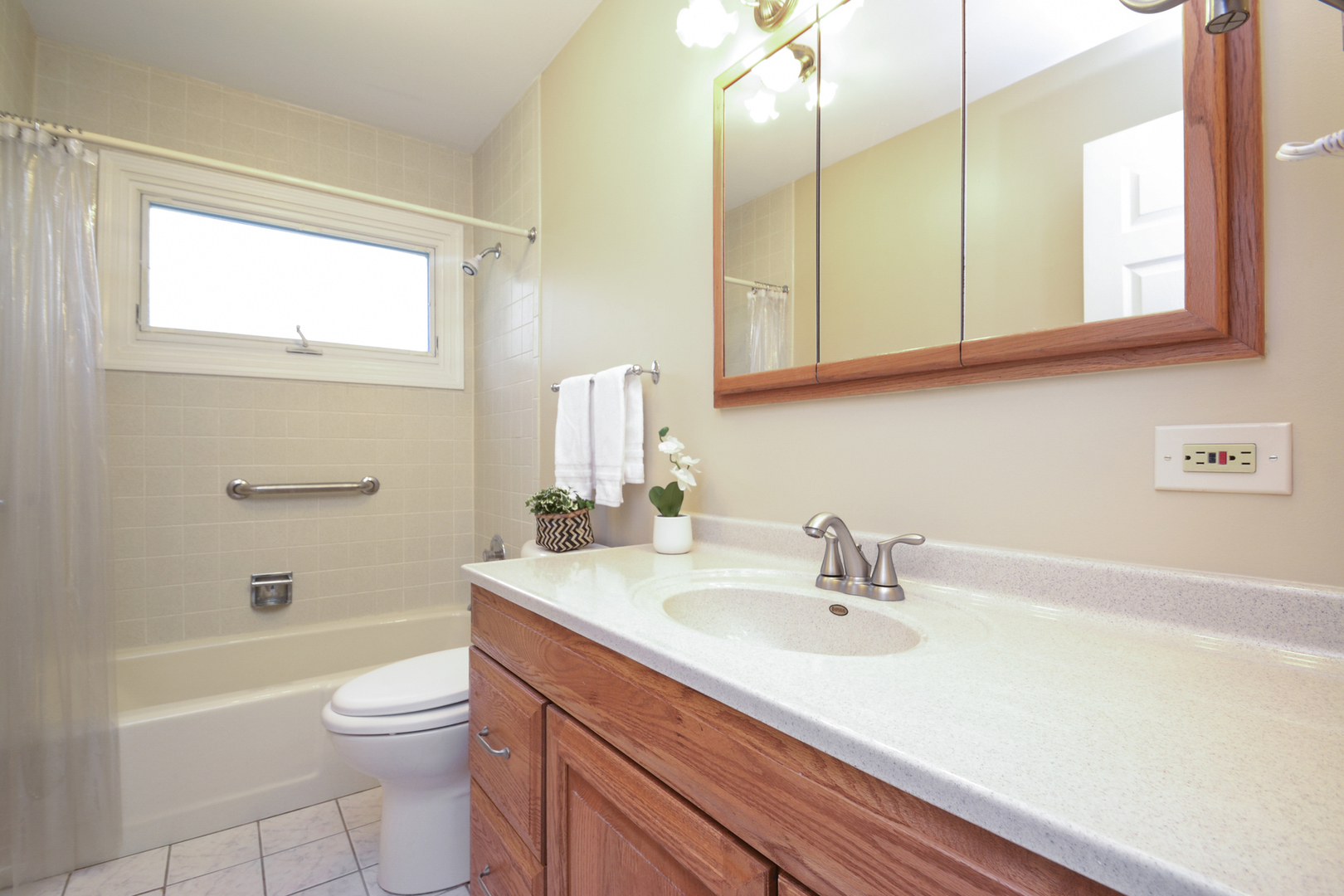 1028 Dell Road Northbrook, IL 60062 - Photo 10 of 19