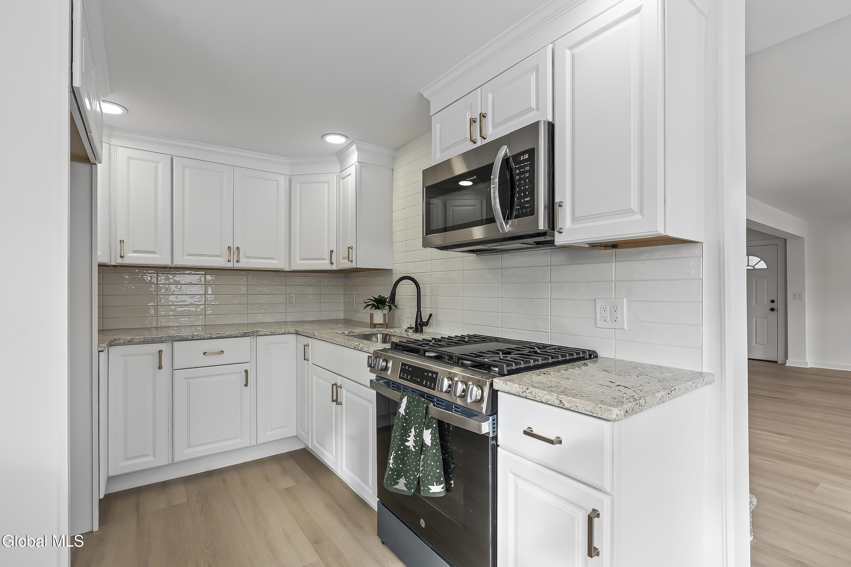 9 Michigan Avenue Rensselaer, NY 12144 - Photo 2 of 19 016-9-Michigan-Ave-Rensselaer-NY-12144 -