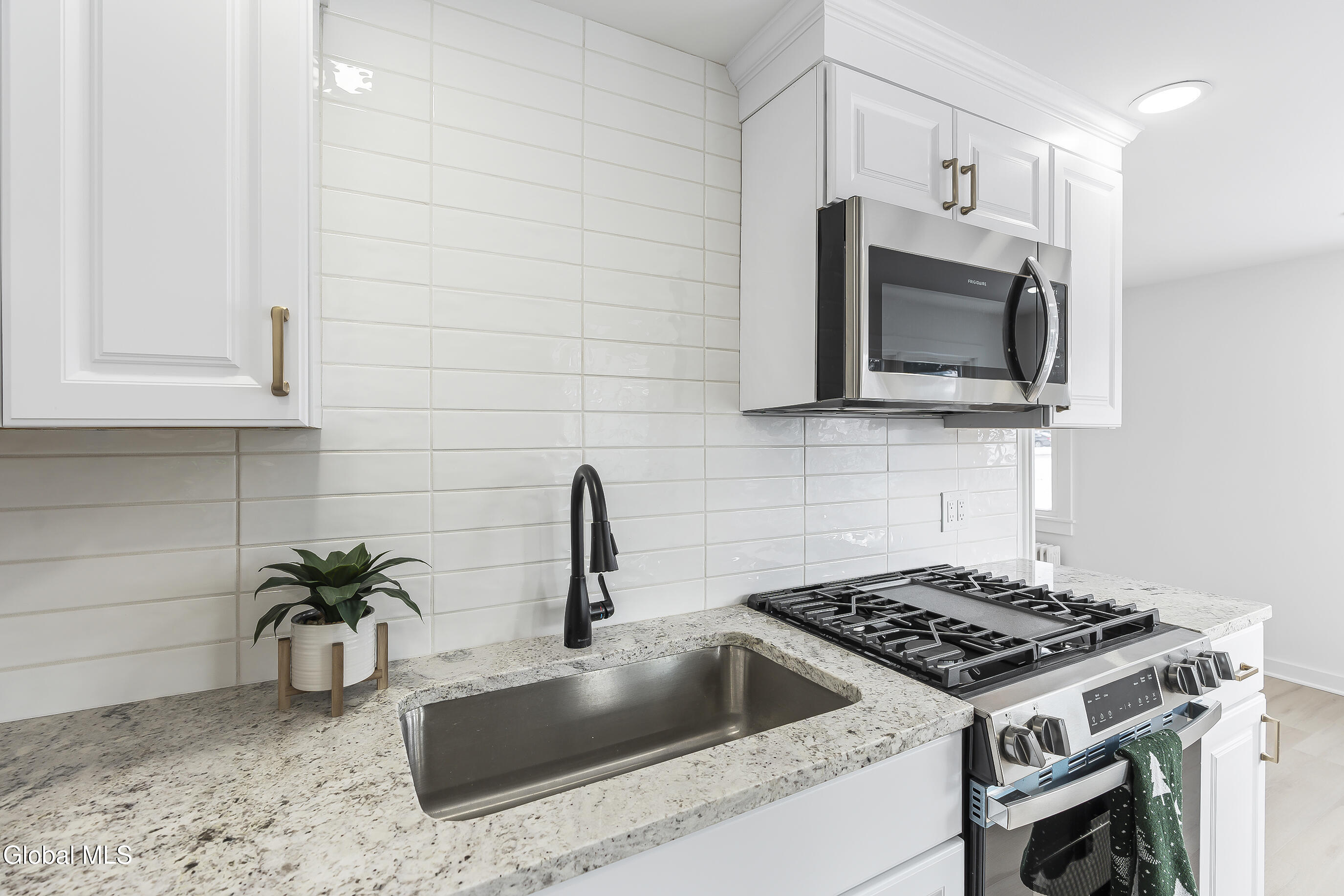 9 Michigan Avenue Rensselaer, NY 12144 - Photo 3 of 19 019-9-Michigan-Ave-Rensselaer-NY-12144