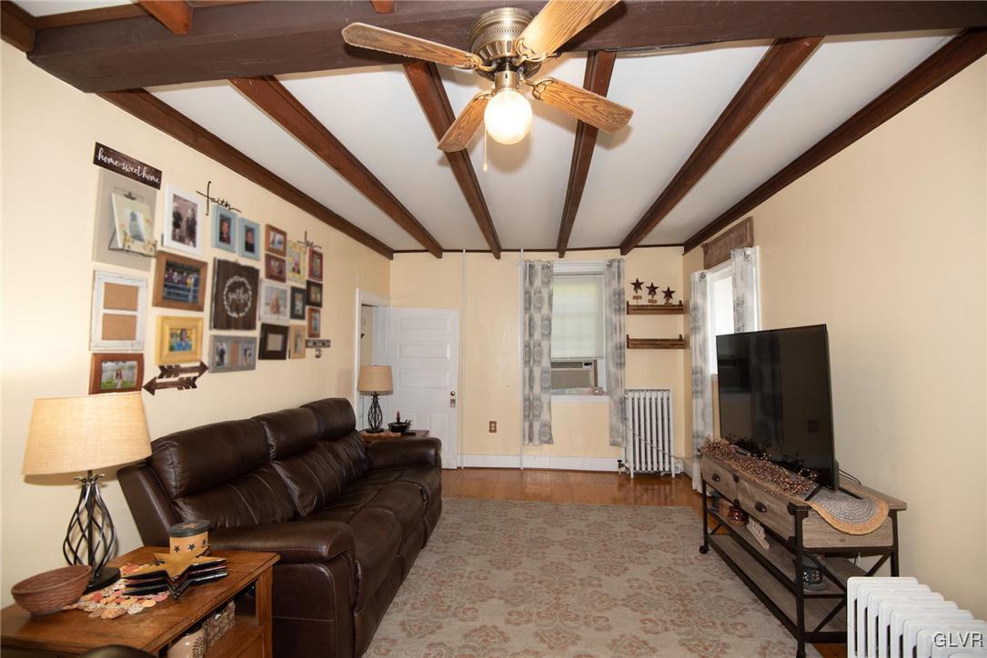 6241 Hickory Road Slatington, PA 18080 - Photo 11 of 50 Unit 6241 living Room