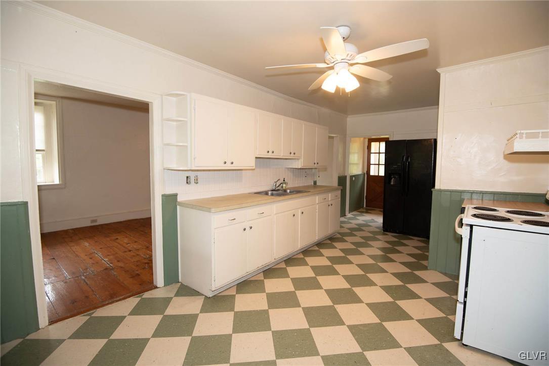 6241 Hickory Road Slatington, PA 18080 - Photo 30 of 50 Unit 6243 Spacious eat in kitchen