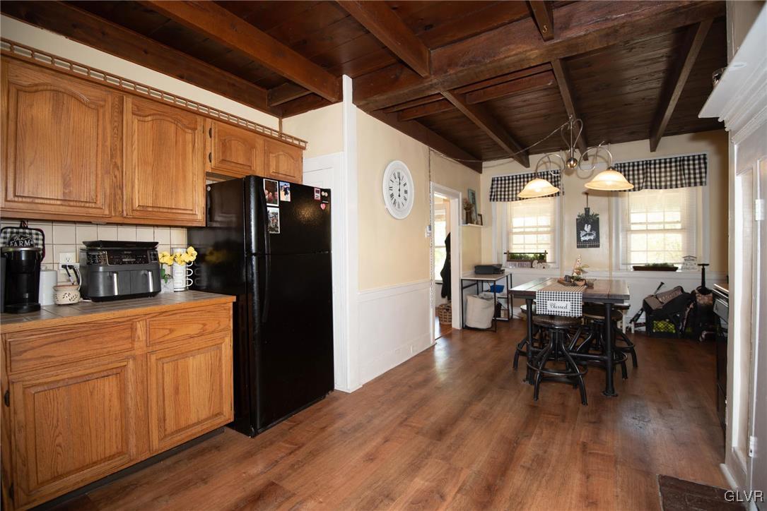 6241 Hickory Road Slatington, PA 18080 - Photo 7 of 50 Unit 6241 Modern eat in Kitchen with Dining Area