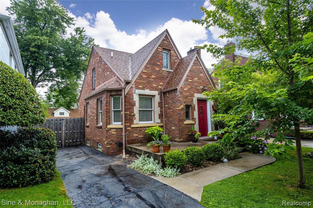 1308 Hampton Road Grosse Pointe, MI 48236 - Photo 29 of 36