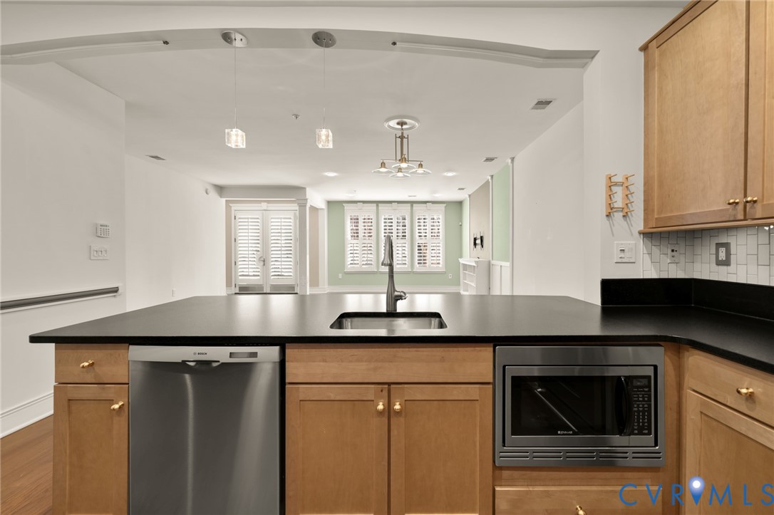 1418 North Rhodes Street, Unit B105 Arlington, VA 22209 - Photo 11 of 39