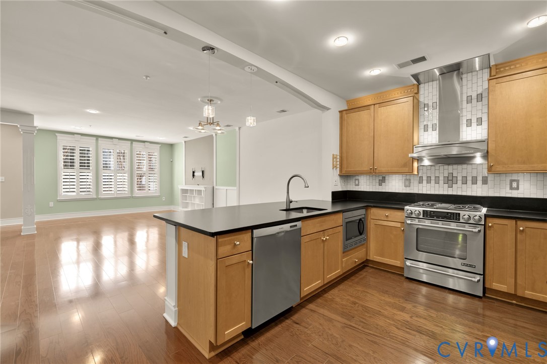 1418 North Rhodes Street, Unit B105 Arlington, VA 22209 - Photo 7 of 39