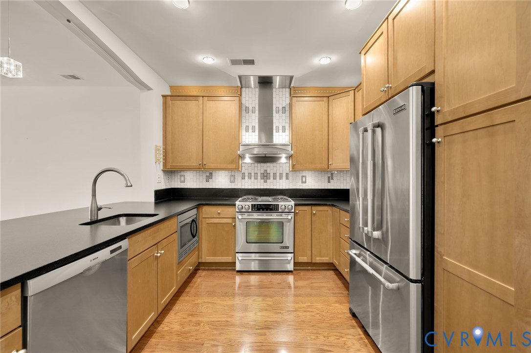 1418 North Rhodes Street, Unit B105 Arlington, VA 22209 - Photo 8 of 39