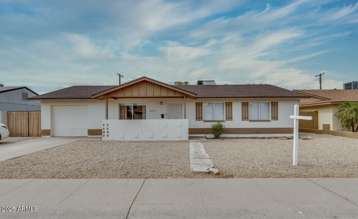 6727 West Roma Avenue Phoenix, AZ 85033 - Photo 2 of 10 IMG_0640