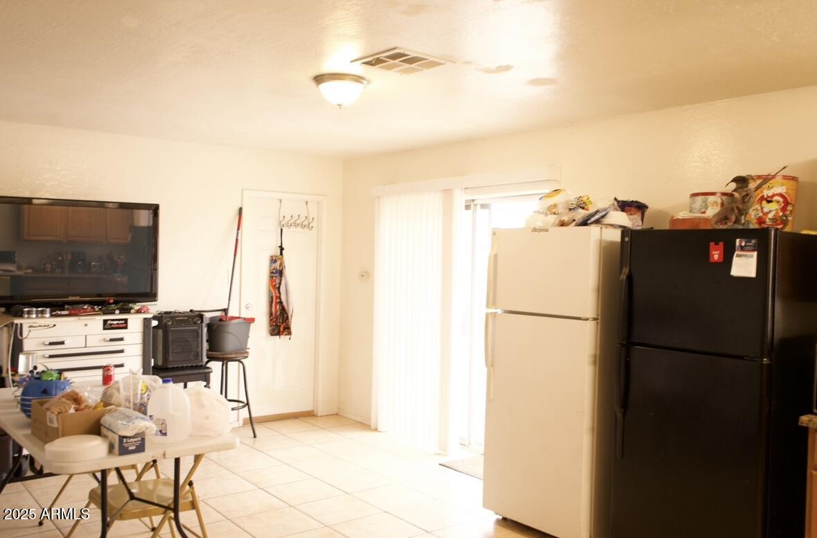 6727 West Roma Avenue Phoenix, AZ 85033 - Photo 5 of 10 IMG_0652