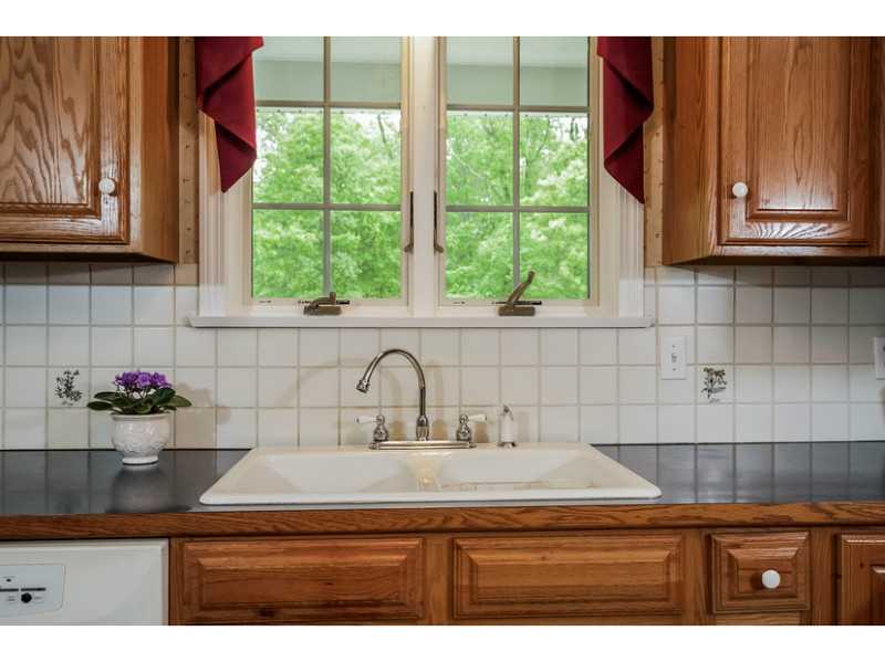 600 Fish Hill Road West Greenwich, RI 02817 - Photo 14 of 23 Kitchen.