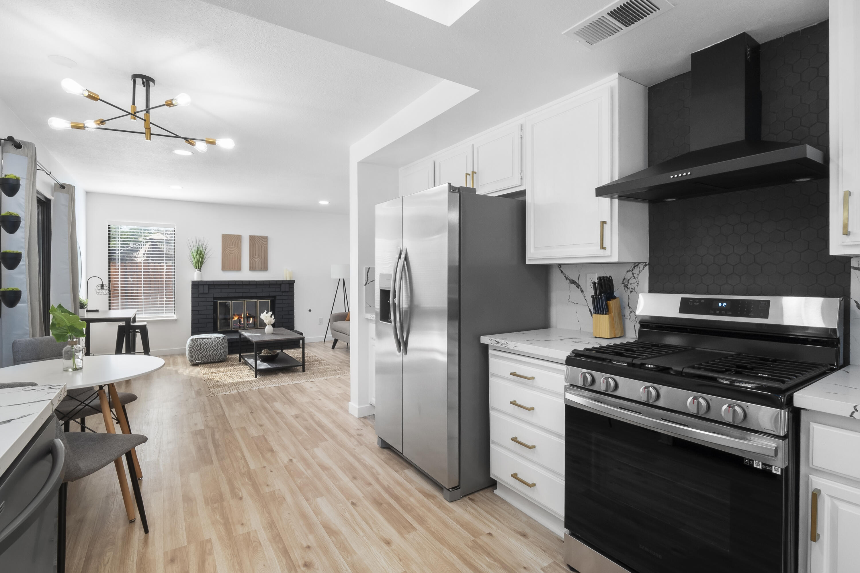 2012 Comstock Court Palmdale, CA 93551 - Photo 20 of 44 P1803209